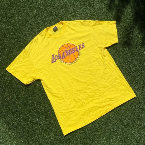 VTG 90’s Los Angeles Lakers Yellow Tee - Picture 2 of 5